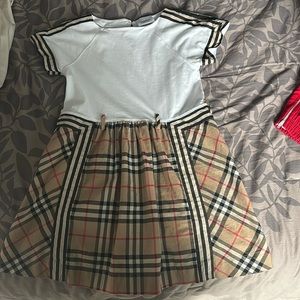 Girls used Burberry dress. Size 6.
